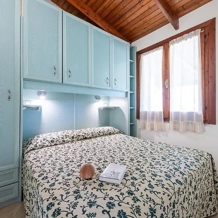 Village Aparthotel 3*