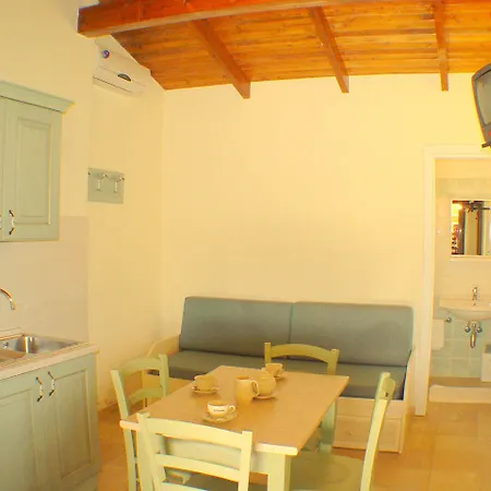 מלון דירות Village