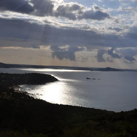 מלון דירות Village 3*