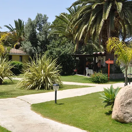 מלון דירות Village 3*