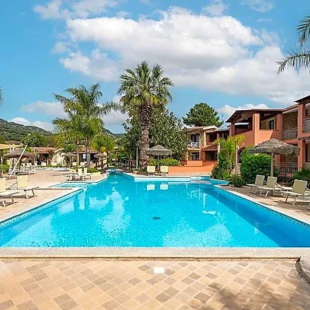 Village Aparthotel 3*