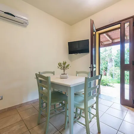 Aparthotel Village 3*