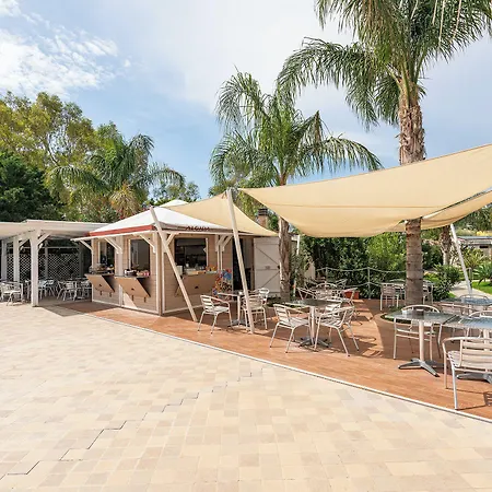 Aparthotel Village 3*