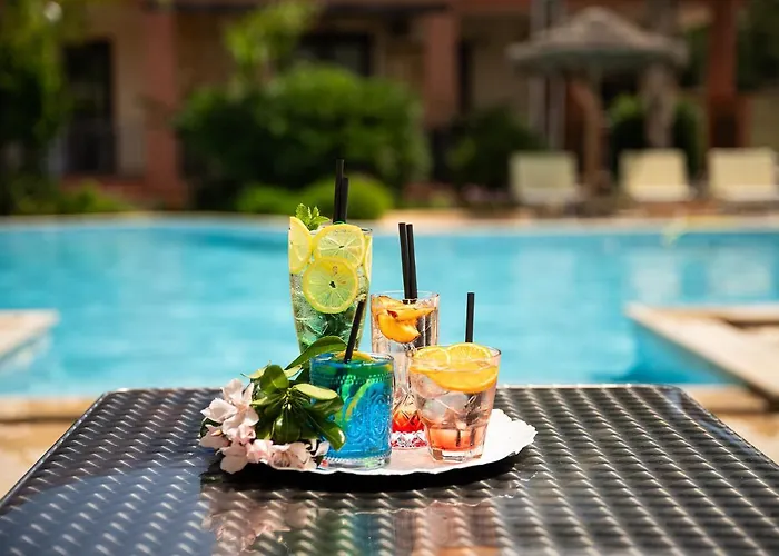 Village Apartmanhotel 3*