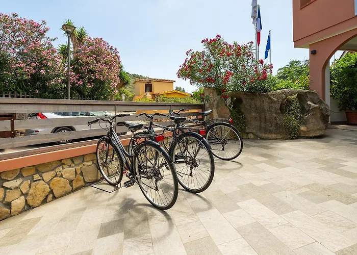 Aparthotel Village 3*