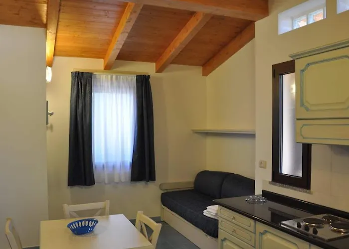 Aparthotel Village 3*